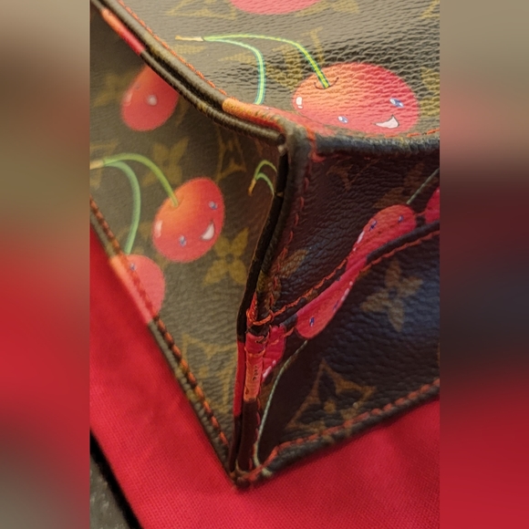 Vuitton Cherries Sac Plat - Picture 6 of 15
